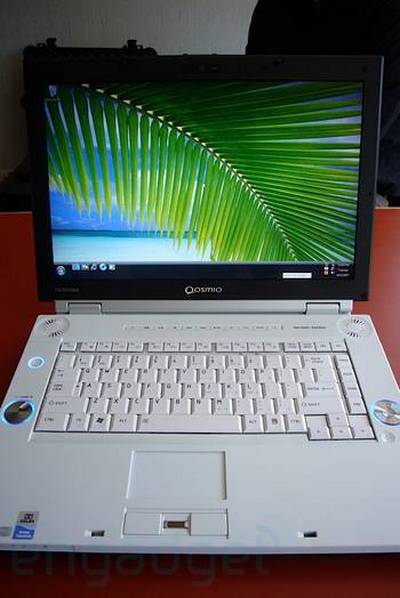 toshiba-satellite-qosmio-hands-on-16