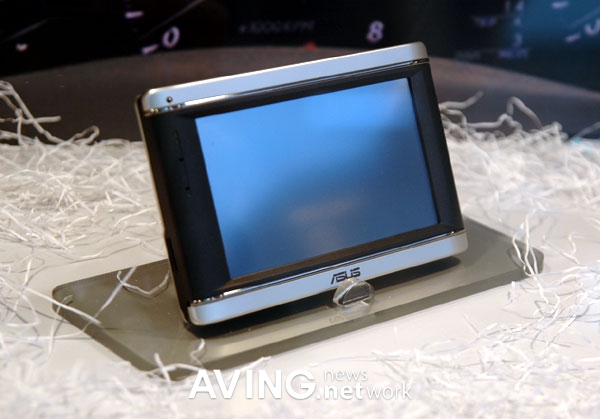 asus_r700t_1.jpg
